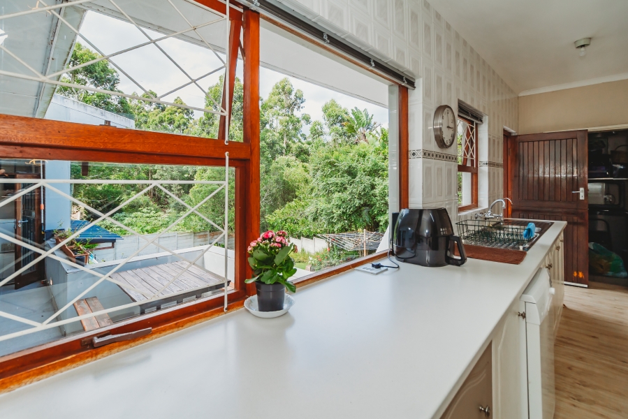 4 Bedroom Property for Sale in Twee Rivieren Western Cape